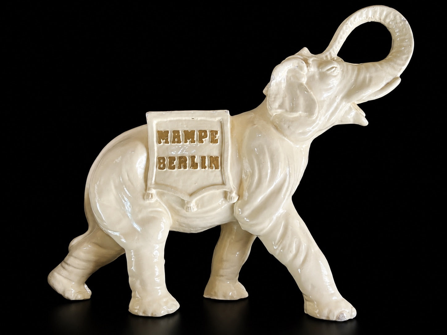 Ein neues Kapitel Berliner Spirituosengeschichte: Eröffnung des kleinen MAMPE Museum in Berlin