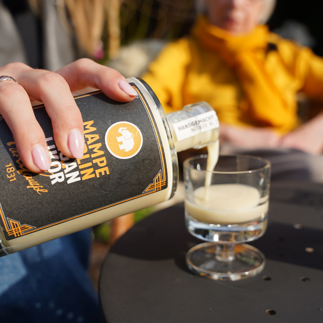 Oster Doppelpack: Eierlikör (Mampeflasche) und Veganlikör