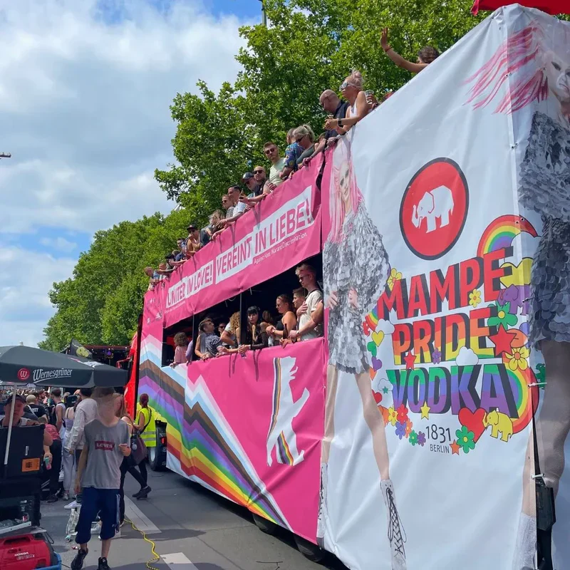 DRINK THE PRIDE - Mampe auf dem CSD 2026