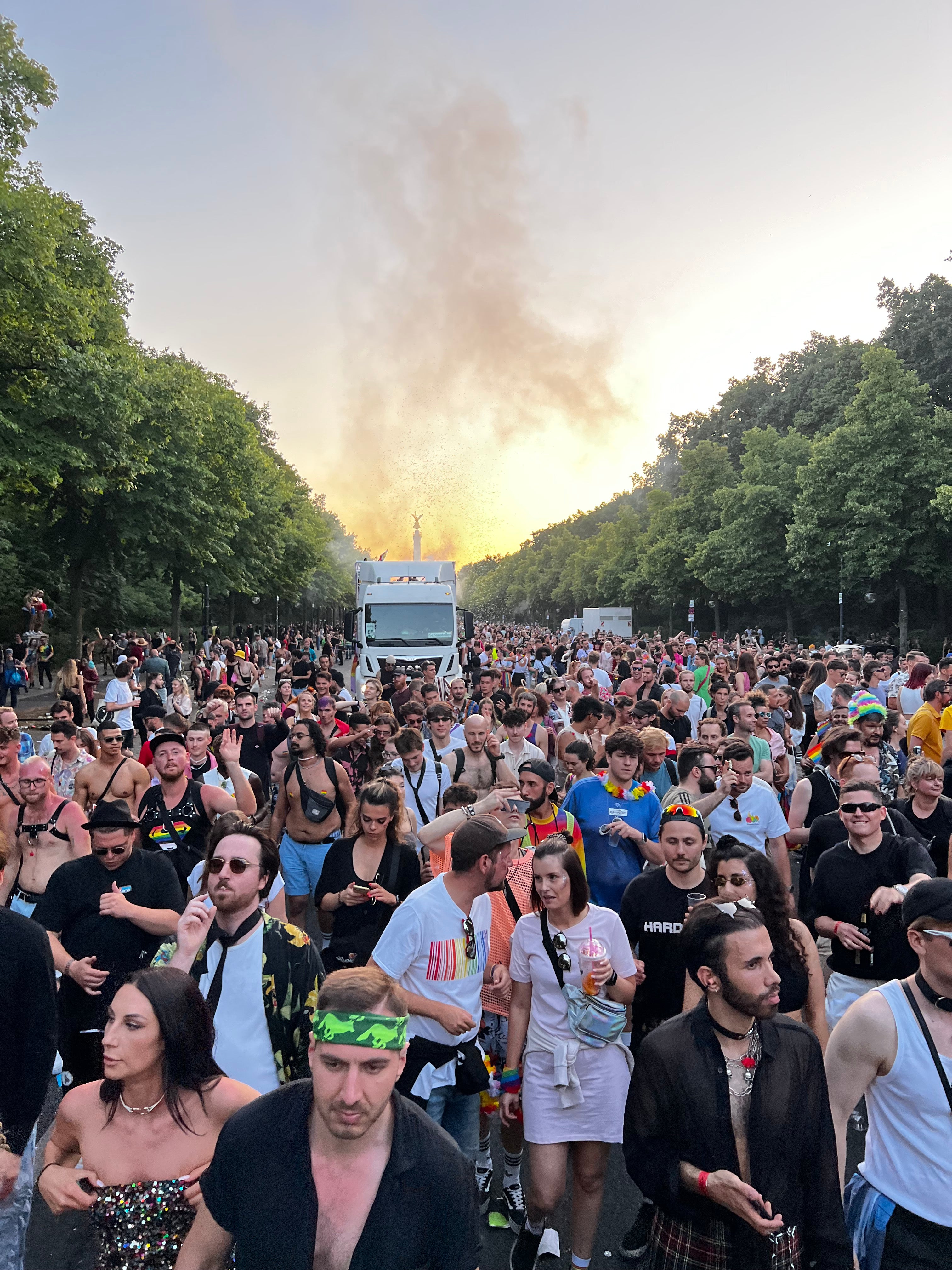 DRINK THE PRIDE - Mampe auf dem CSD 2026