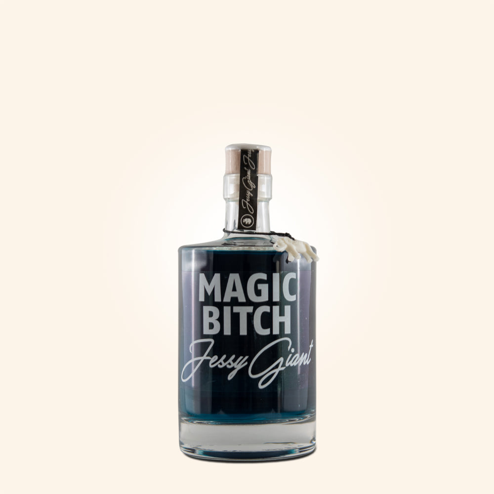 MAGIC BITCH Gin โดย Jessy Giant